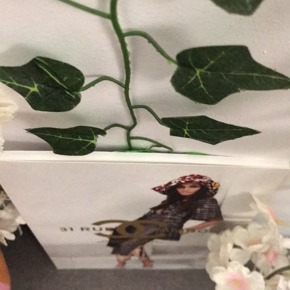 Chanel Magazine Tablebook - Picture 11 of 11